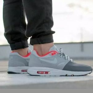 Nike Men's 8.5 EUR 42 Air Max 1 Ultra 2.0 SE